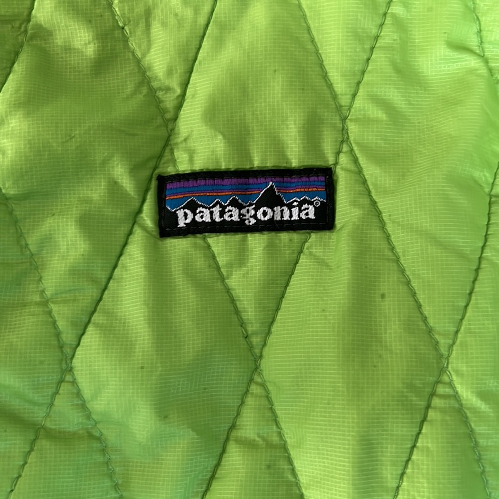Patagonia Light Weight Long Sleeve Quilted Jacket - Picture 2 of 6